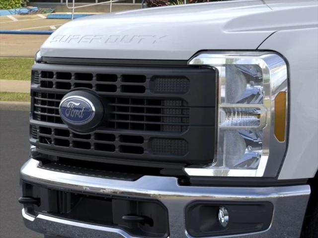 Photo of 2025 Oxford White Ford F-250