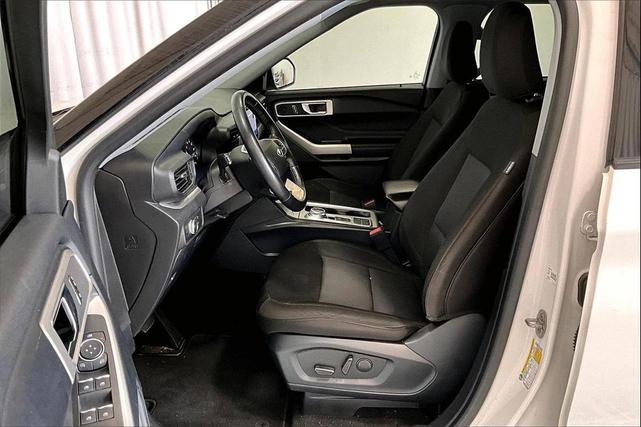Photo of 2022 Star White Metallic Tri-Coat Ford Explorer