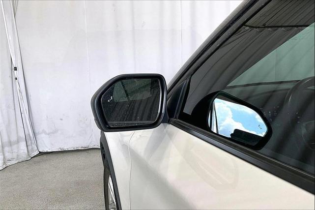 Photo of 2022 Star White Metallic Tri-Coat Ford Explorer