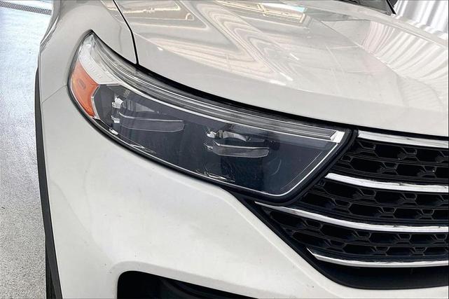Photo of 2022 Star White Metallic Tri-Coat Ford Explorer