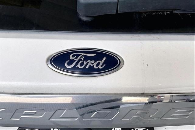 Photo of 2022 Star White Metallic Tri-Coat Ford Explorer