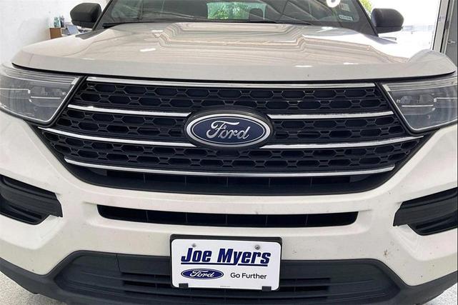 Photo of 2022 Star White Metallic Tri-Coat Ford Explorer