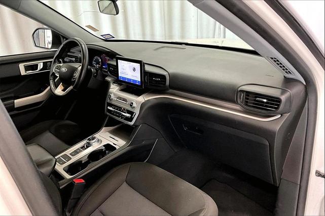 Photo of 2022 Star White Metallic Tri-Coat Ford Explorer