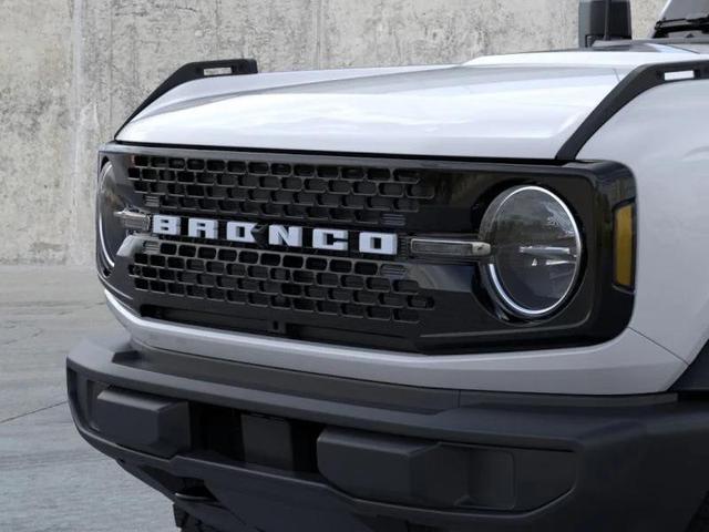 Photo of 2025 Oxford White Ford Bronco