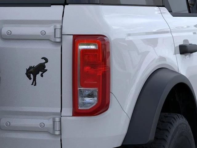 Photo of 2025 Oxford White Ford Bronco