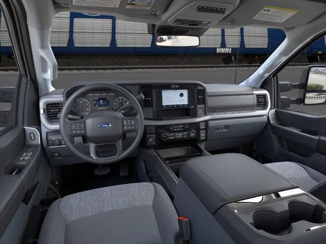 Photo of 2025 Oxford White Ford F-350