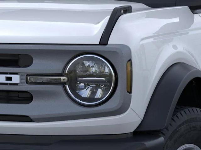 Photo of 2025 Oxford White Ford Bronco
