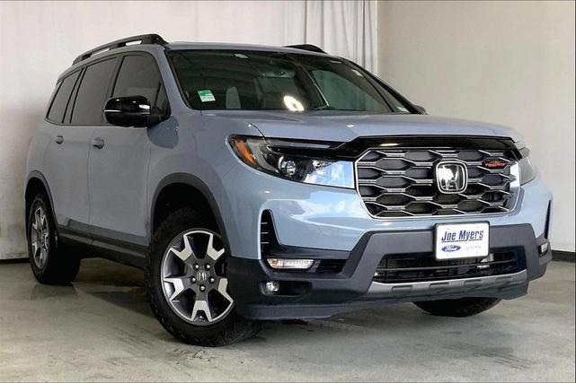Photo of 2022 Sonic Gray Pearl Honda Passport
