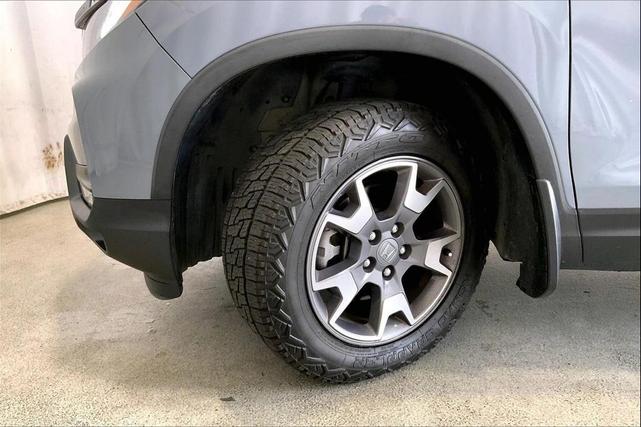 Photo of 2022 Sonic Gray Pearl Honda Passport