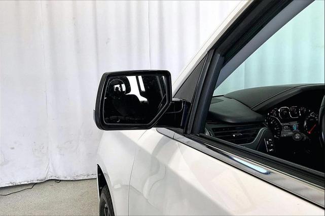 Photo of 2016 Summit White Chevrolet Tahoe