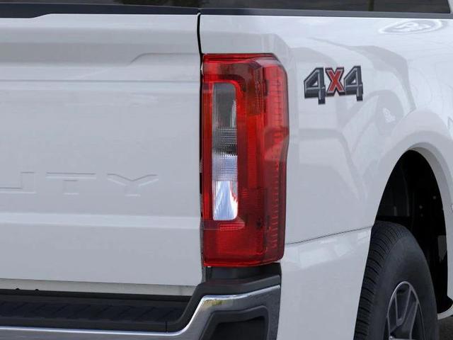 Photo of 2025 Oxford White Ford F-250