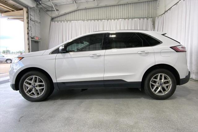 Photo of 2022 Oxford White Ford Edge