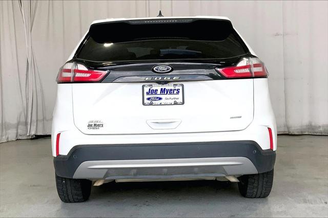 Photo of 2022 Oxford White Ford Edge