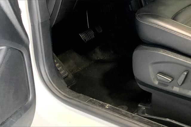 Photo of 2022 Oxford White Ford Edge