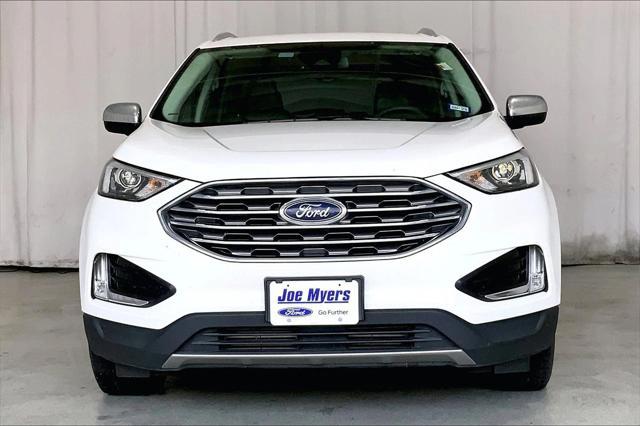 Photo of 2022 Oxford White Ford Edge