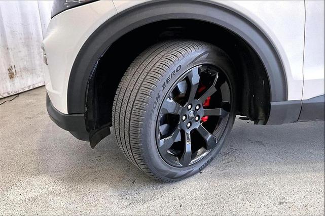 Photo of 2023 Star White Metallic Tri-Coat Ford Explorer
