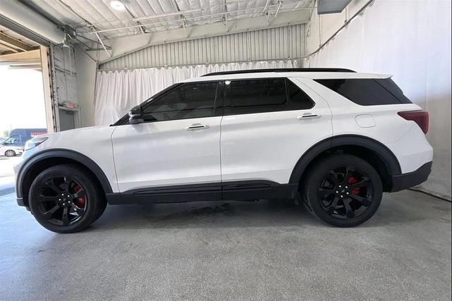 Photo of 2023 Star White Metallic Tri-Coat Ford Explorer