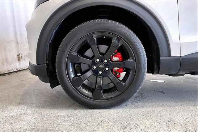 Photo of 2023 Star White Metallic Tri-Coat Ford Explorer