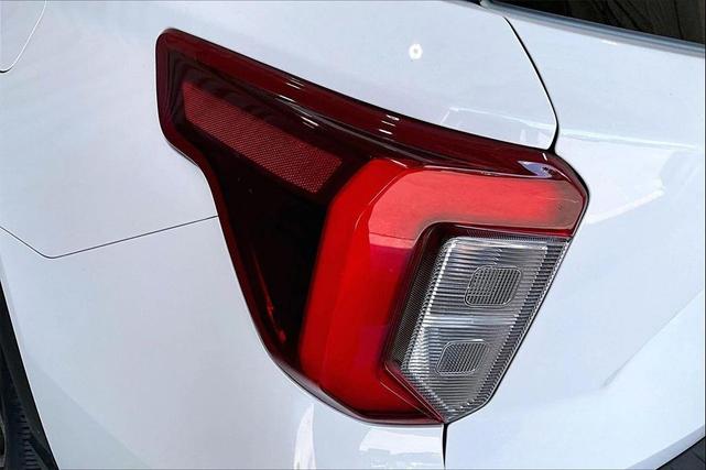 Photo of 2023 Star White Metallic Tri-Coat Ford Explorer
