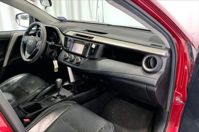 Photo of 2018 Ruby Flare Pearl Toyota RAV4