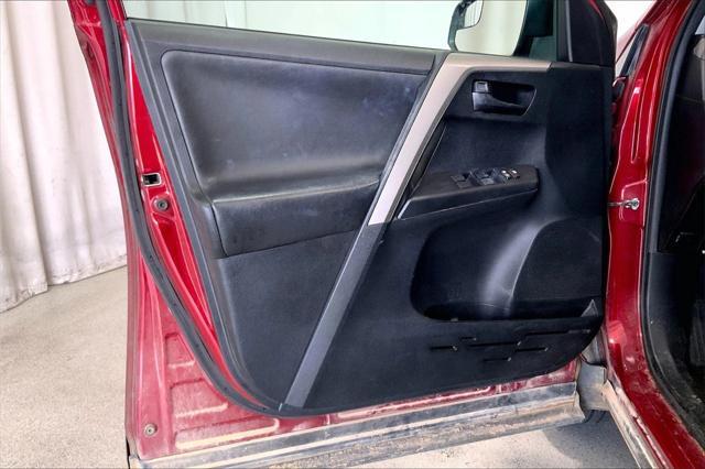 Photo of 2018 Ruby Flare Pearl Toyota RAV4