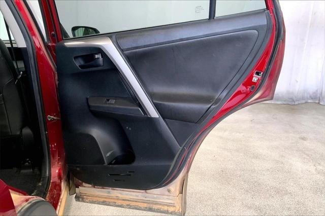 Photo of 2018 Ruby Flare Pearl Toyota RAV4