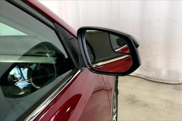 Photo of 2018 Ruby Flare Pearl Toyota RAV4