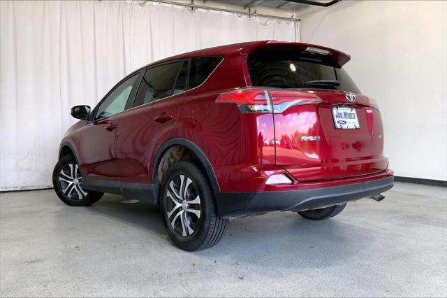 Photo of 2018 Ruby Flare Pearl Toyota RAV4