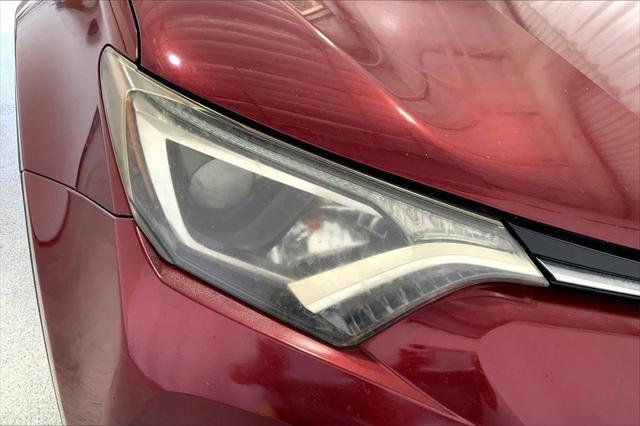 Photo of 2018 Ruby Flare Pearl Toyota RAV4