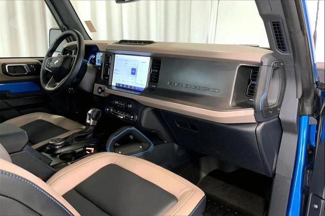 Photo of 2024 Velocity Blue Metallic Ford Bronco