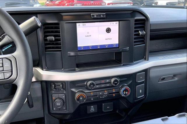 Photo of 2025 Oxford White Ford F-250