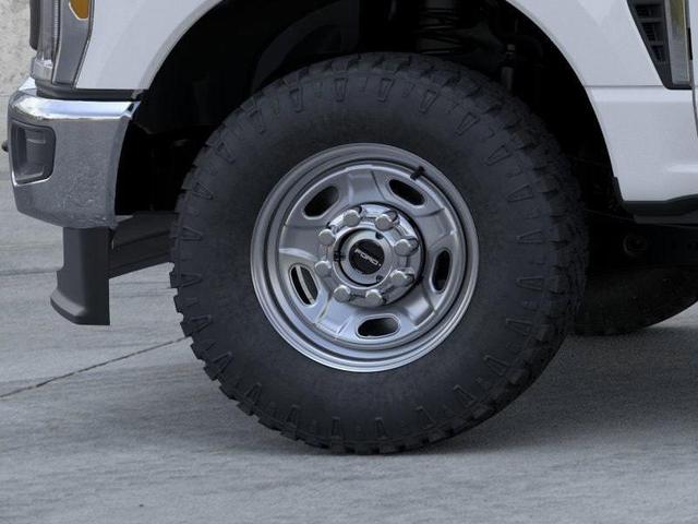 Photo of 2025 Oxford White Ford F-250