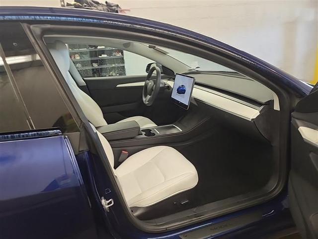 Photo of 2022 Deep Blue Metallic Tesla Model 3