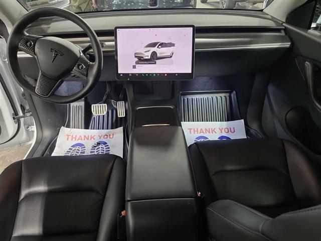 Photo of 2022 Pearl White Multi-Coat Tesla Model Y