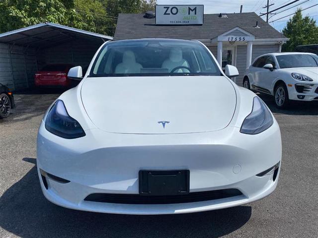 Photo of 2023 Pearl White Multi-Coat Tesla Model Y