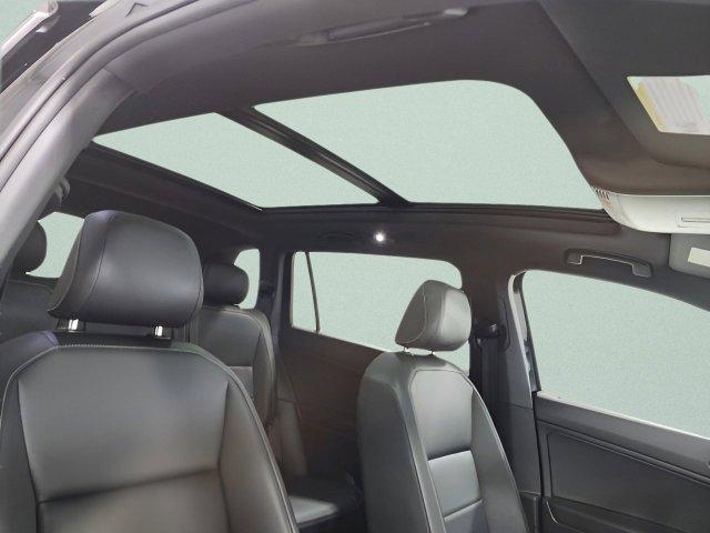 Photo of 2021 Deep Black Pearl Volkswagen Tiguan