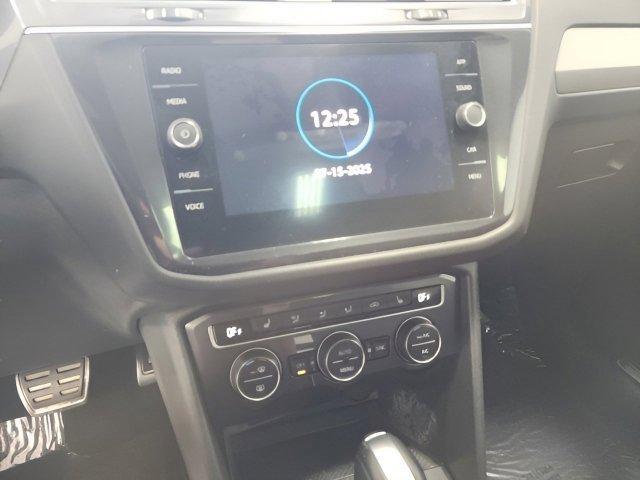 Photo of 2021 Deep Black Pearl Volkswagen Tiguan