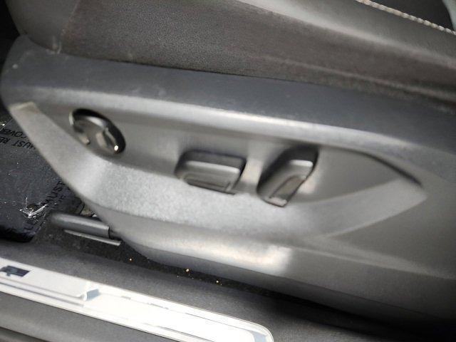 Photo of 2021 Deep Black Pearl Volkswagen Tiguan