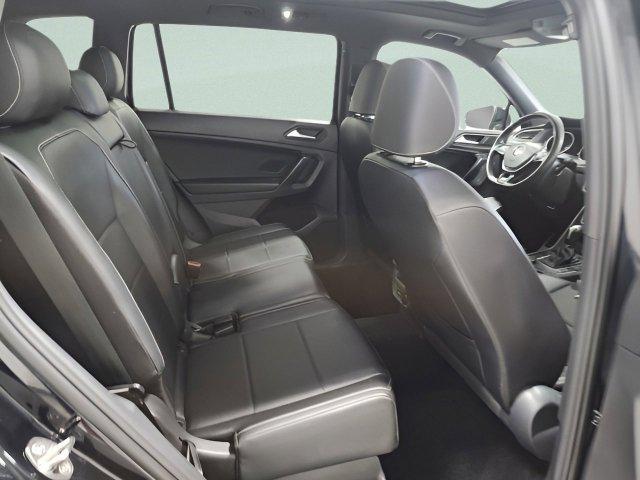Photo of 2021 Deep Black Pearl Volkswagen Tiguan