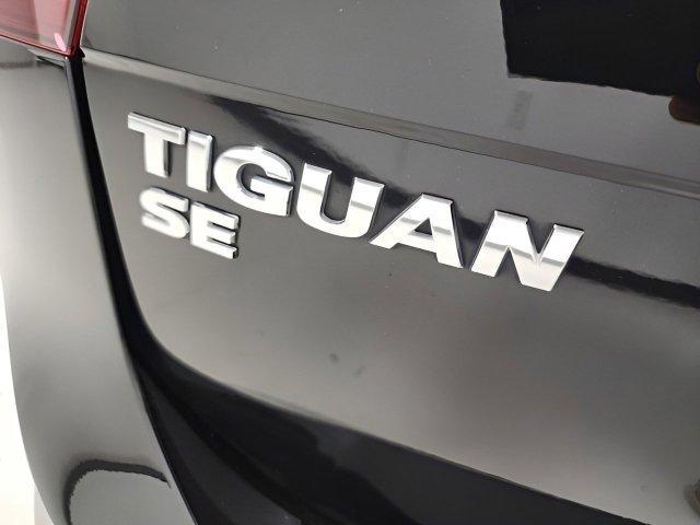 Photo of 2021 Deep Black Pearl Volkswagen Tiguan