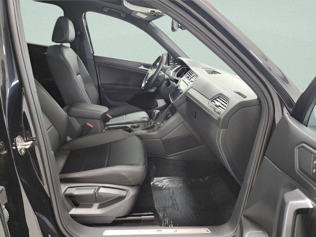 Photo of 2021 Deep Black Pearl Volkswagen Tiguan