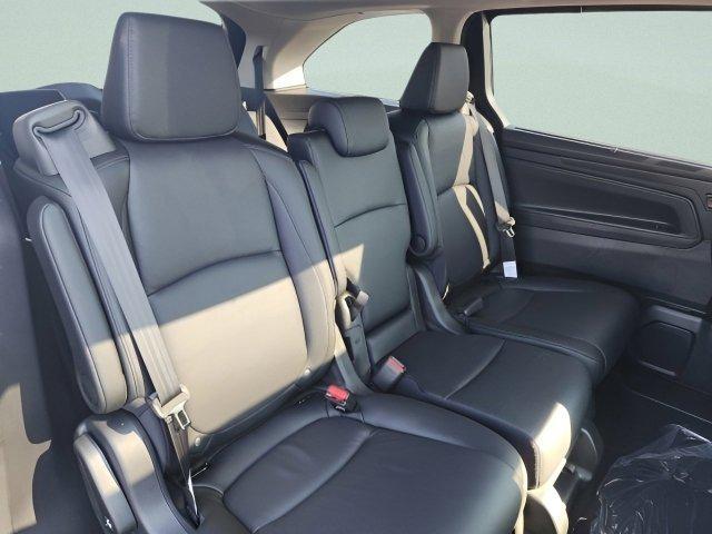 Photo of 2026 Platinum White Pearl Honda Odyssey