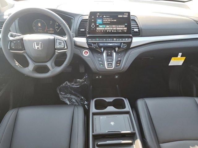Photo of 2026 Platinum White Pearl Honda Odyssey