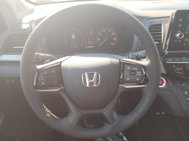 Photo of 2026 Platinum White Pearl Honda Odyssey