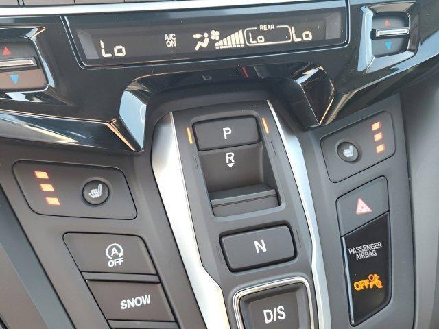 Photo of 2026 Platinum White Pearl Honda Odyssey