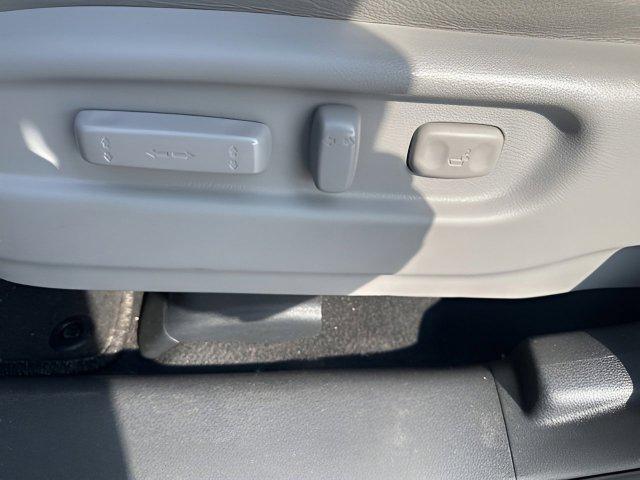 Photo of 2020 Obsidian Blue Pearl Honda Pilot