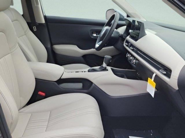 Photo of 2026 Platinum White Pearl Honda HR-V