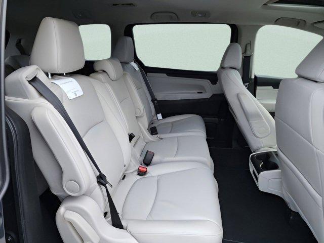 Photo of 2026 Radiant Red Metallic II Honda Odyssey