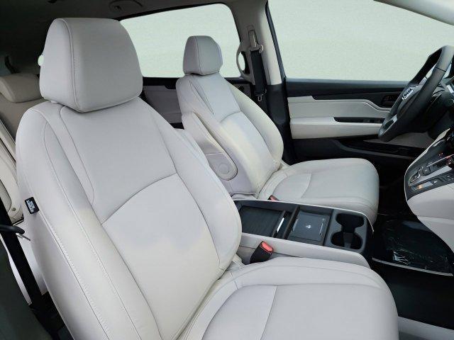 Photo of 2026 Radiant Red Metallic II Honda Odyssey