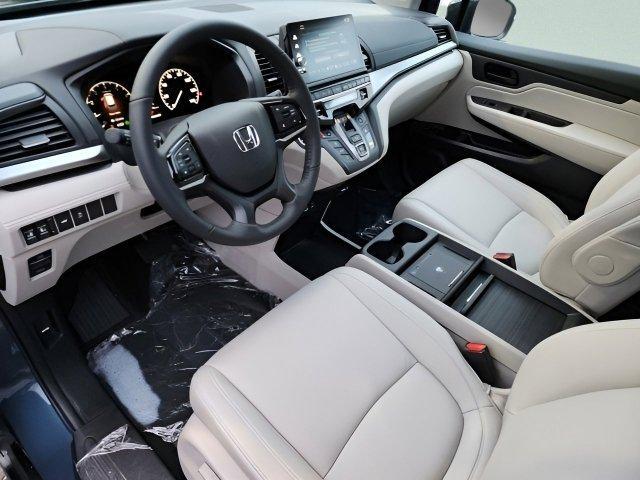 Photo of 2026 Radiant Red Metallic II Honda Odyssey
